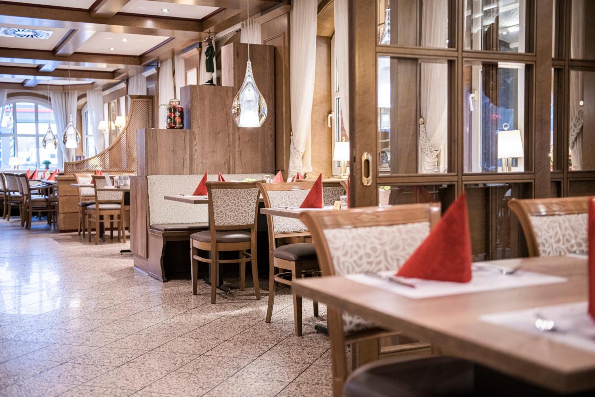 Hotel Hennies Isernhagen Ngoại thất bức ảnh